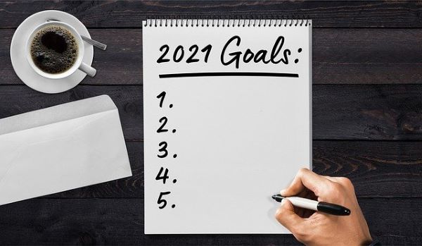Thirteen New Year’s Resolutions for College Students