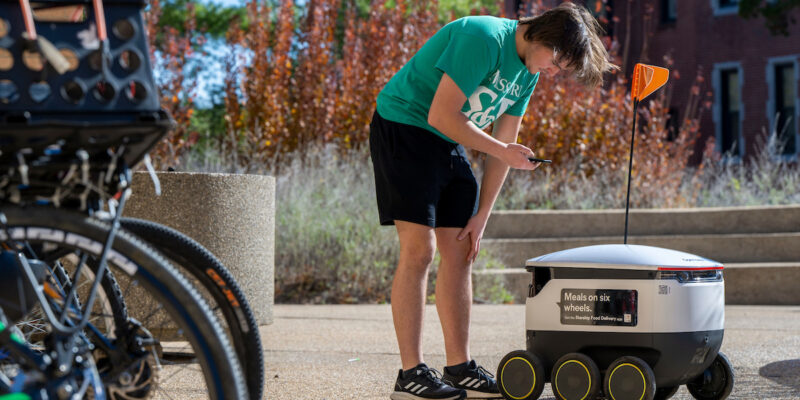 Robots roll out food delivery on campus