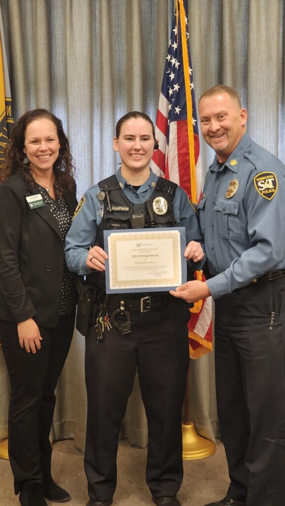 Missouri S&T – eConnection – Officer Kaufman receives Life Saving Award