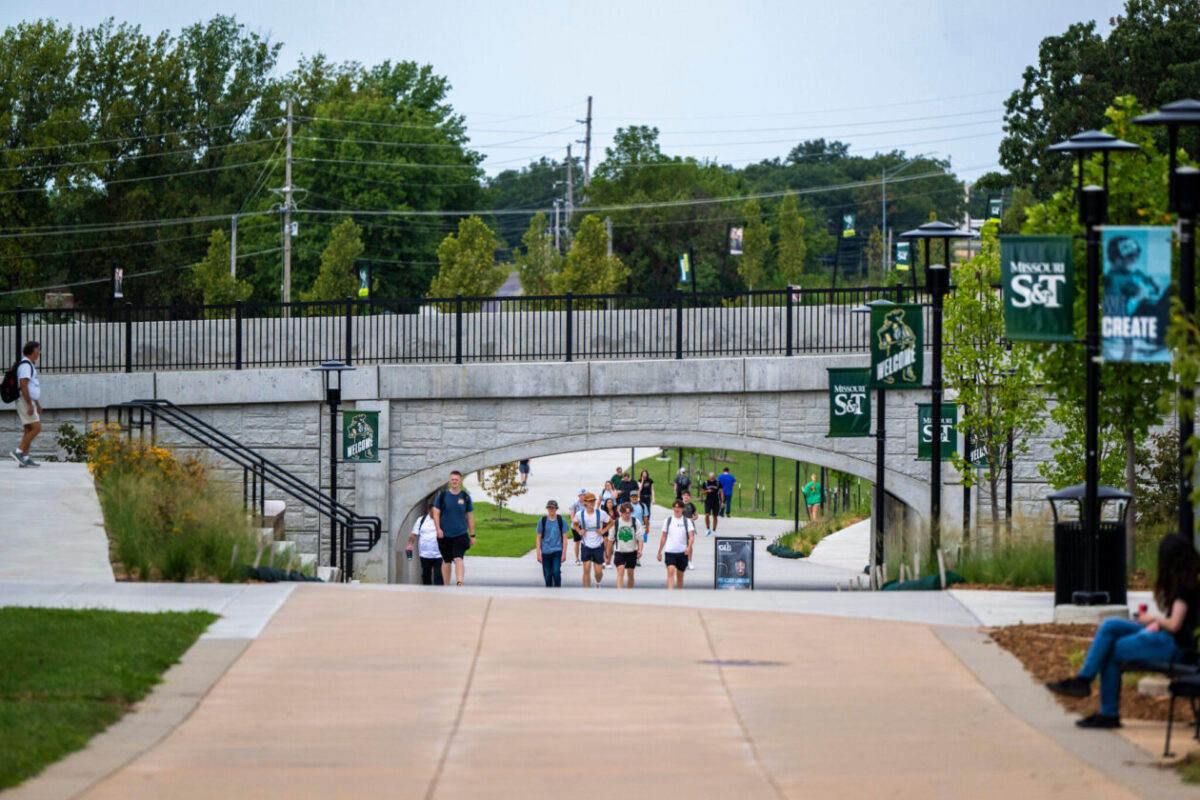 Students walk through the pedestrian tunnel on S&T's campus.