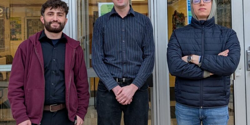 Three physics graduate students receive Schearer Prize