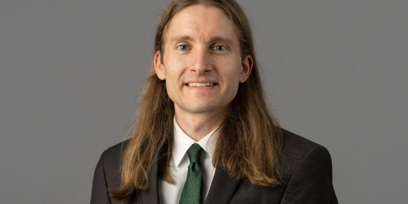 Schroer receives junior faculty award